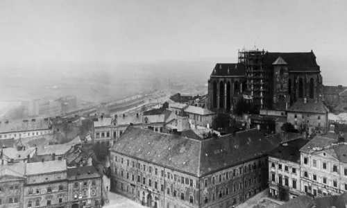 B009 Přestavba katedrály sv. Petra a Pavla